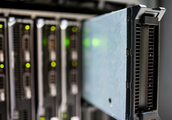 - Configuração e instalação de servidores RACK ou TOWER, com software Microsoft ou Open Source.<br> - Configuração de NAS e seus acessos.<br> - Redundância de salvaguarda de dados em caso de falha, utilizando as mais recentes tecnologias.<br>- Gestão de dominios e todas as suas funcionalidades instaladas no cliente.<br>- Configuração de servidores virtuais, utilizando tecnologias como VMWare, Hyper-V, e outros.