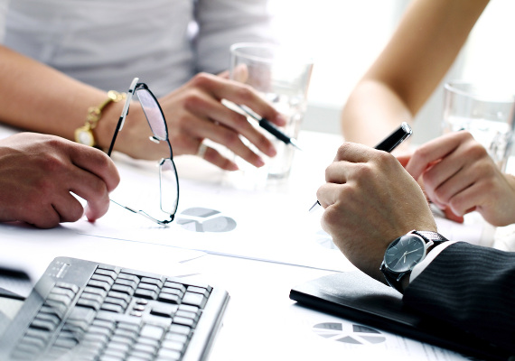 - Reunião com o cliente, para entender quais as suas necessidades, e apresentar a melhor solução.<br>- Apresentar propostas para melhor otimizar o seu fluxo de trabalho.<br>- Aconselhar o cliente para a compra de material profissional, de confiança e fiabilidade, para um melhor desempenho no seu fluxo de trabalho.